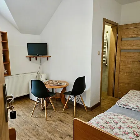 Goscinne Zloty Potok Jura Krakowsko Czestochowska Dom W Zaciszu Podworka Farm stay