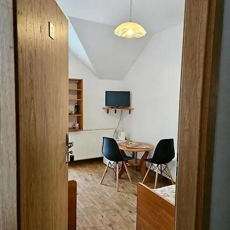 Goscinne Zloty Potok Jura Krakowsko Czestochowska Dom W Zaciszu Podworka Lantgård Potok Zloty