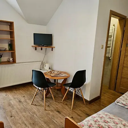 Goscinne Zloty Potok Jura Krakowsko Czestochowska Dom W Zaciszu Podworka *