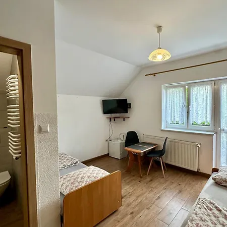 Goscinne Zloty Potok Jura Krakowsko Czestochowska Dom W Zaciszu Podworka Farm stay Potok Zloty