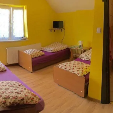 Goscinne Zloty Potok Jura Krakowsko Czestochowska Dom W Zaciszu Podworka Farm stay *