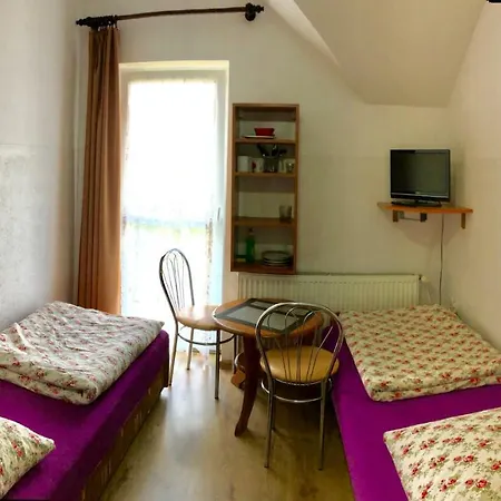 Goscinne Zloty Potok Jura Krakowsko Czestochowska Dom W Zaciszu Podworka Farm stay *