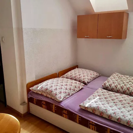 Goscinne Zloty Potok Jura Krakowsko Czestochowska Dom W Zaciszu Podworka Farm stay *