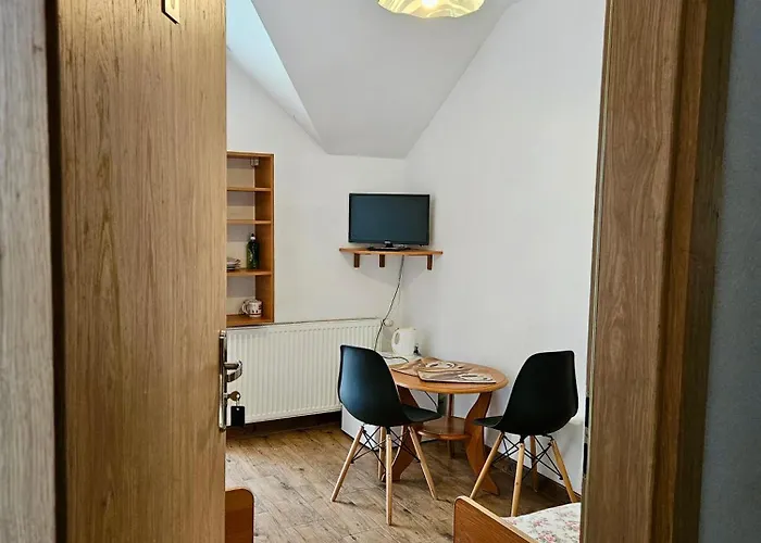 Goscinne Zloty Potok Jura Krakowsko Czestochowska Dom W Zaciszu Podworka בית חווה Potok Zloty