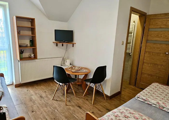 Goscinne Zloty Potok Jura Krakowsko Czestochowska Dom W Zaciszu Podworka *