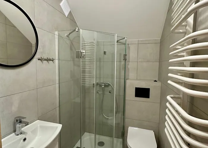 Goscinne Zloty Potok Jura Krakowsko Czestochowska Dom W Zaciszu Podworka בית חווה