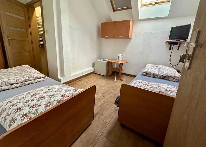 Goscinne Zloty Potok Jura Krakowsko Czestochowska Dom W Zaciszu Podworka בית חווה *