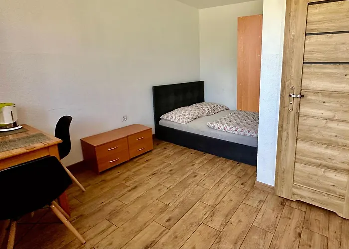 Goscinne Zloty Potok Jura Krakowsko Czestochowska Dom W Zaciszu Podworka בית חווה *