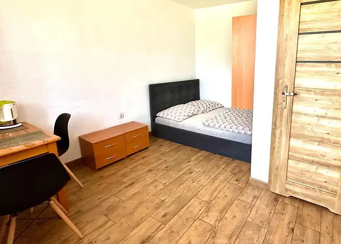 Goscinne Zloty Potok Jura Krakowsko Czestochowska Dom W Zaciszu Podworka *