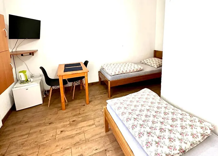 Goscinne Zloty Potok Jura Krakowsko Czestochowska Dom W Zaciszu Podworka Potok Zloty